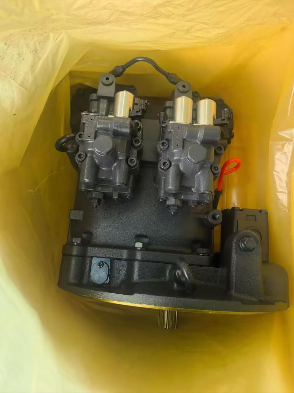  Hitachi ZX200/ZX240/ZX250 Excavator HPV118  9262319 Hydraulic Main Pump Excavator Spare Parts